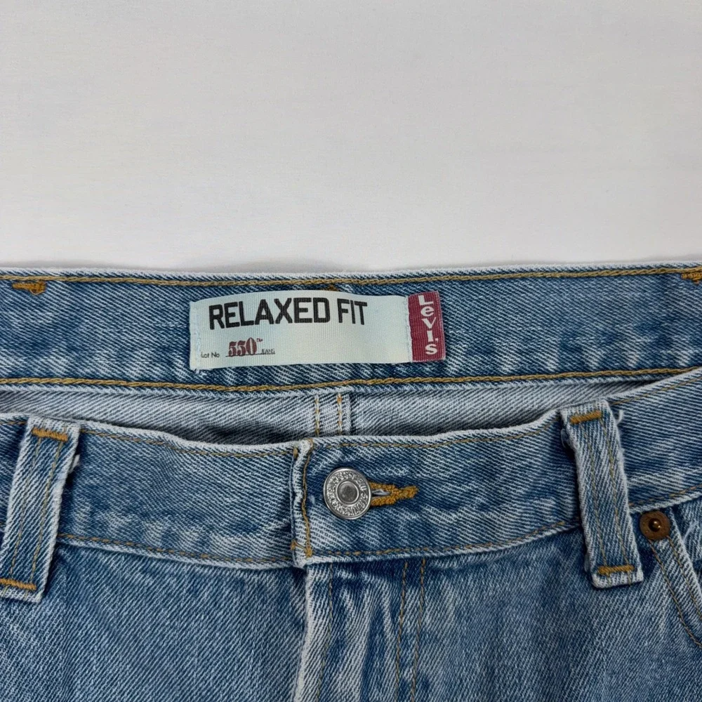 Levi's 550 Relaxed Fit‎ Tapered Leg Jeans Light Wash Denim 40x30 Blue Mens